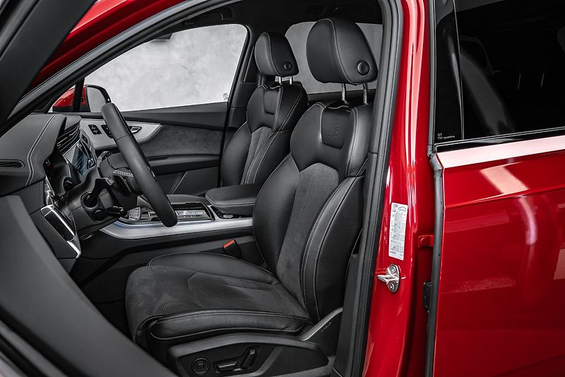 Audi Q7 50TDI 2x S-line Matrix Vzduch - fotka 15 z 24