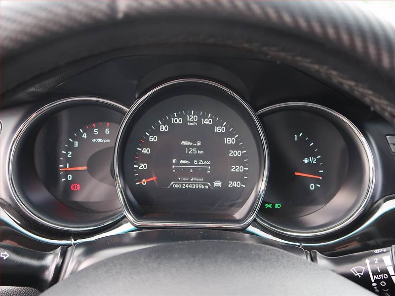 Kia Ceed (2014) Platinum 1.6 CRDi, Serv.kniha - fotka 11 z 18