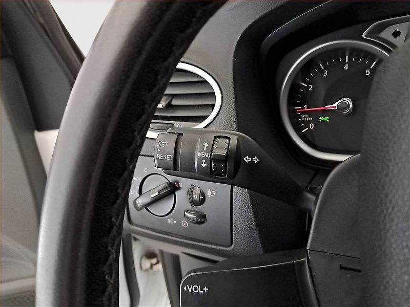 Ford Focus (2009) 1.6 16V, po STK, dobrý stav - fotka 17 z 18
