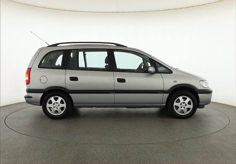 Opel Zafira (2002) 1.8 16V, 7 míst, po STK - fotka 6 z 15