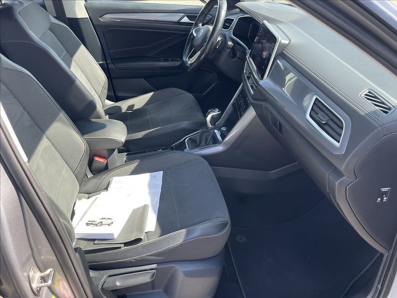 Volkswagen T-Roc 2,0 TDi 110kw DSG Style LED Ra - fotka 13 z 37