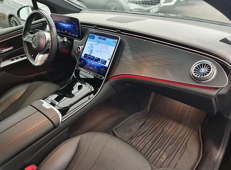 Mercedes-Benz EQE 350 AMG Kam BLIS LED Tažné - fotka 16 z 37