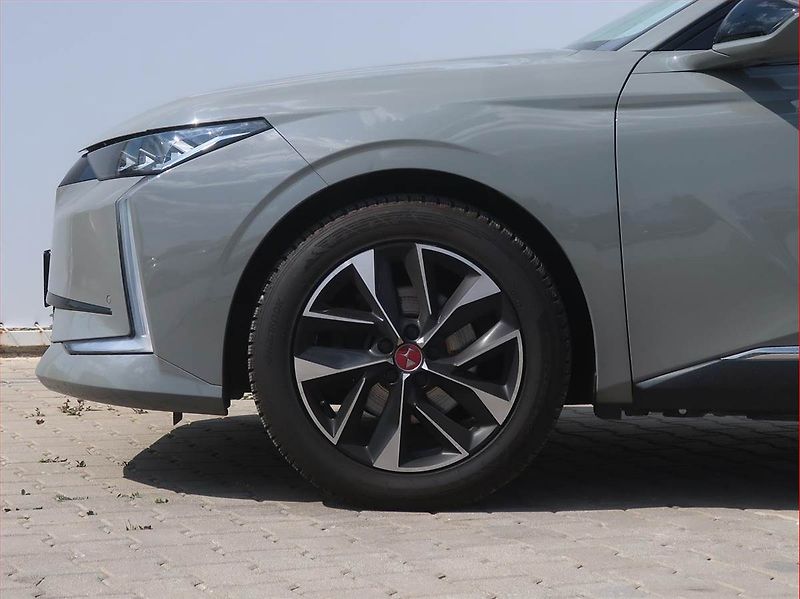 DS Automobiles DS4 (2022) 1.2 PureTech - fotka 15 z 20