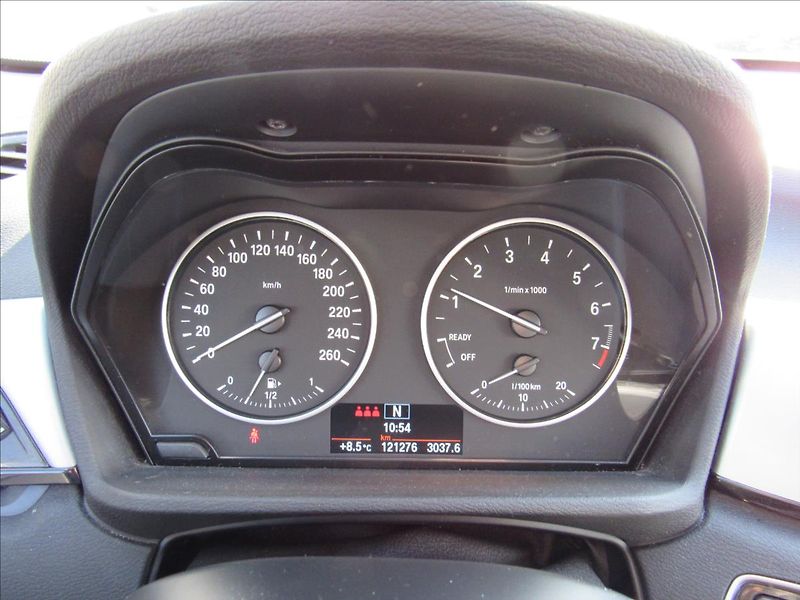 BMW X1 1,5 T sDrive 18i Manuál - fotka 13 z 32