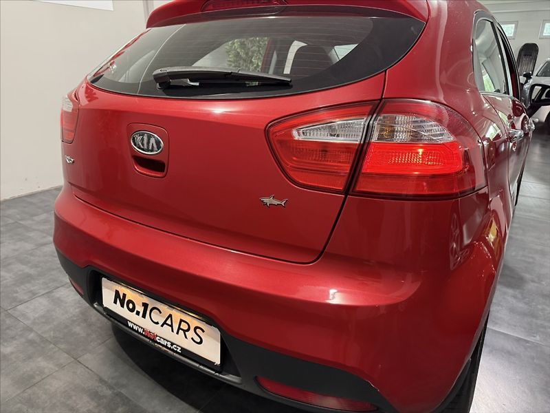 Kia Rio 1,3   i KLIMA HEZKÝ STAV ALU - fotka 22 z 24