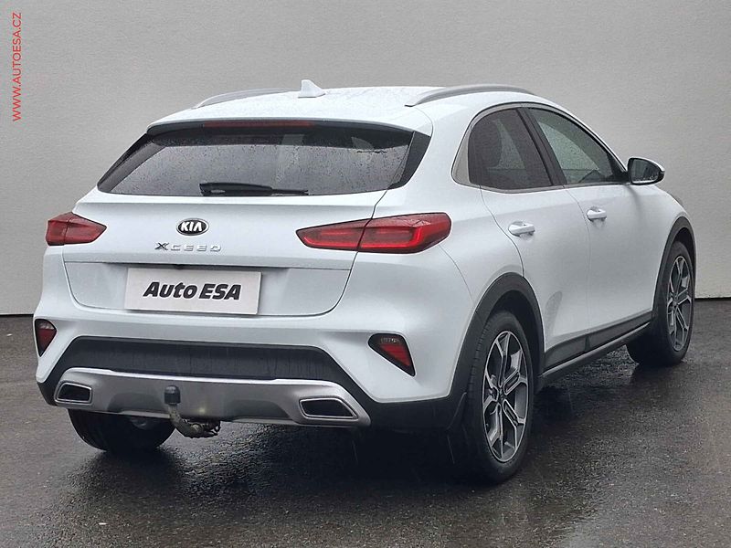 Kia XCeed (2020) 1.6 CRDi, 2.maj,ČR, TZ, LED - fotka 4 z 20