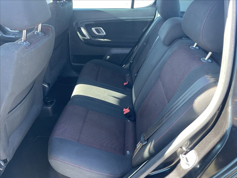 Škoda Fabia 1,4 i 16V 63kw Sportline Klima - fotka 9 z 42