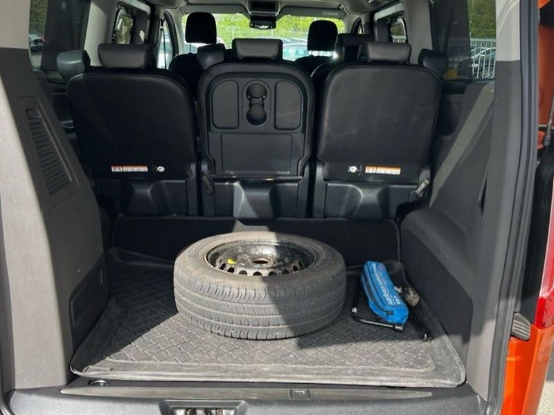 Ford Tourneo Custom 2.0D,136kW,1.MAJ,L2,CZ,DPH - fotka 7 z 14