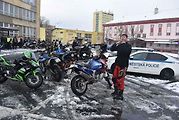 Tradiční Vánoční vyjížďka motorkářů zasněženým Krnovem na Štědrý den 24. 12. 2023