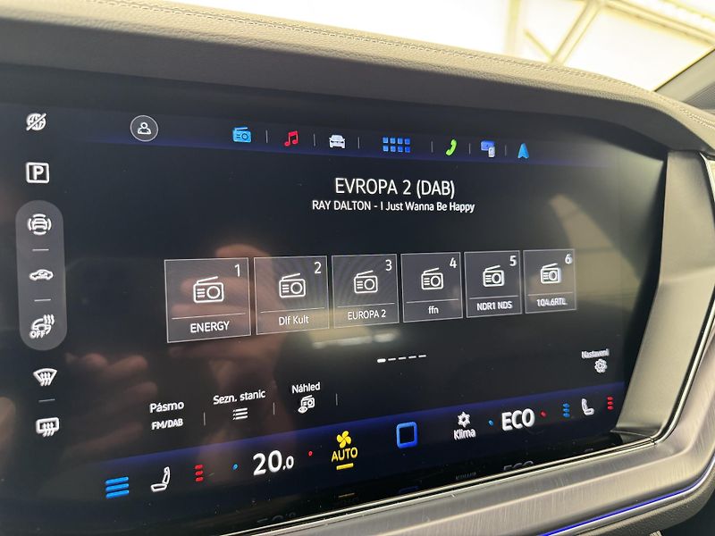 Volkswagen Touareg 3.0Tdi*1-MAJ*DPH*R-LINE*HUD* - fotka 30 z 47