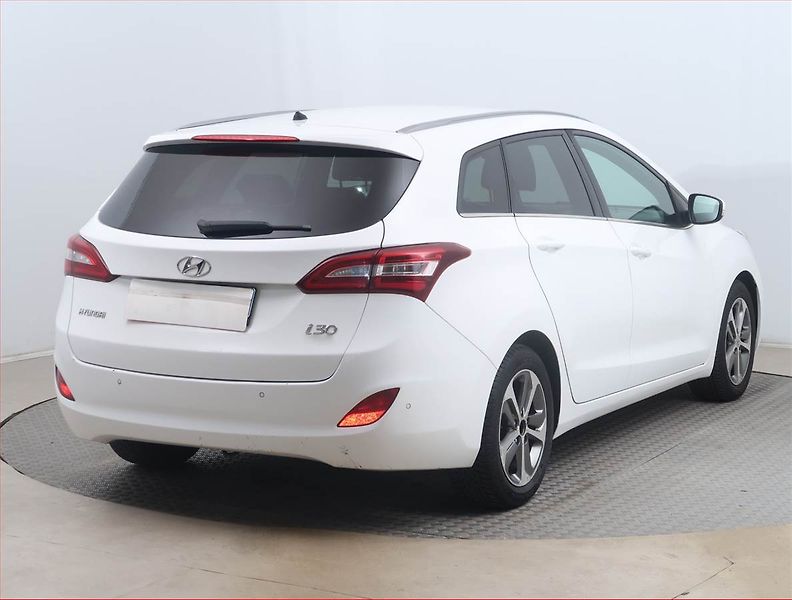 Hyundai i30 (2016) 1.6 GDI, ČR,1.maj, Tempomat - fotka 5 z 13