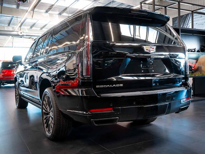 Cadillac Escalade (2026) 6.2 ESV Sport Platinum 2026 - fotka 2 z 45