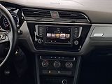 Volkswagen Touran (2015) 2.0 TDI, Navi, Park. senzory - náhled 11
