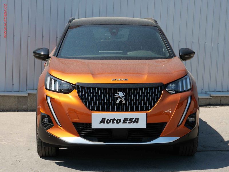 Peugeot 2008 (2021) 1.2T, 1.maj,ČR, GT - fotka 2 z 23