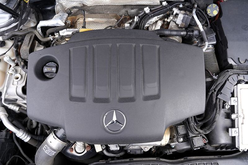Mercedes-Benz GLB 200d 4Matic/AMG/AT/150 PS/Led - fotka 10 z 50