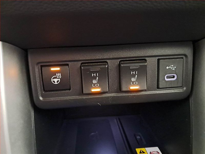 Toyota Corolla Cross (2024) 1.8 Hybrid - fotka 16 z 23