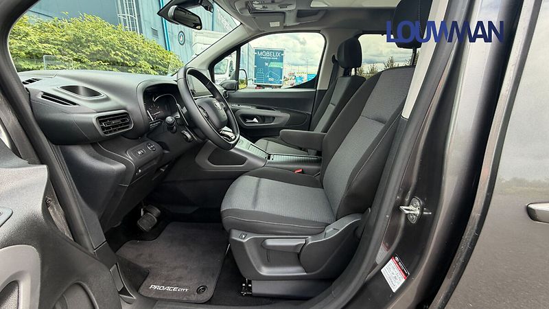 Toyota ProAce City Verso 1.2T 8AT FAMILY COMFORT - fotka 13 z 26
