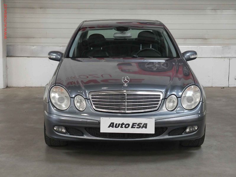 Mercedes-Benz Třídy E (2006) 3.0 Cdi 4Mat, AT, xenon, kůže - fotka 2 z 21