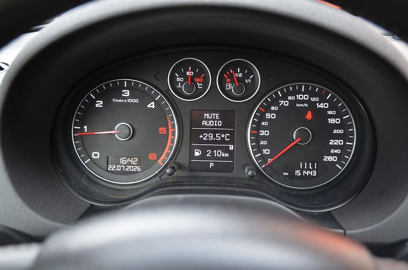 Audi A3 (2009) 2.0 TDi 103kW DSG PANORAMA - fotka 28 z 31