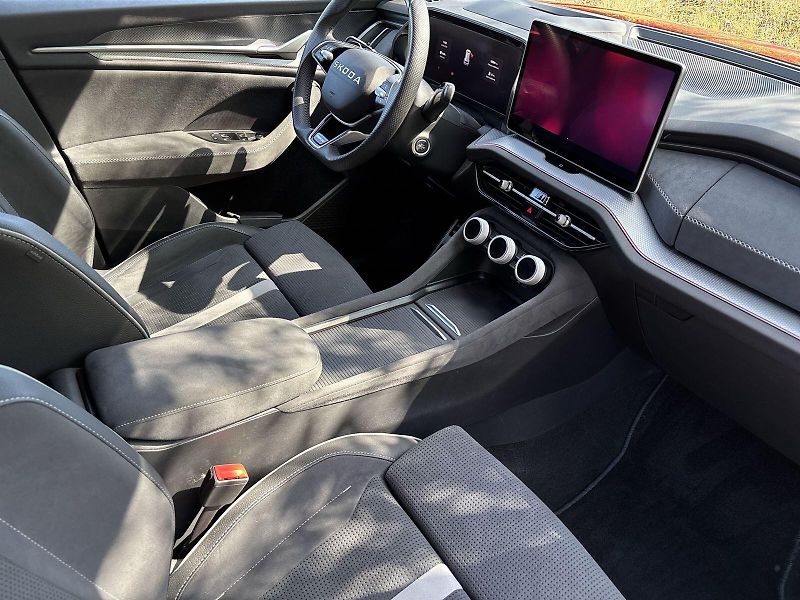 Škoda Kodiaq (2025) 1.5 TSI iV DSG Sportline - fotka 9 z 33