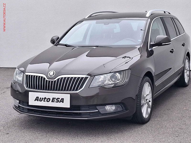 Škoda Superb (2015) 2.0 TDi, Elegance, +kola - fotka 3 z 20