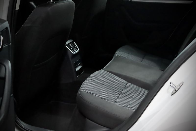 Škoda Octavia 3 Combi 1.4 TSI 103 kW - fotka 19 z 25