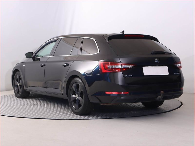 Škoda Superb (2017) 2.0 TDI, Automat, Kůže, Navi - fotka 4 z 24