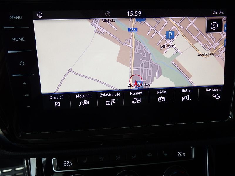 Volkswagen Touran 2,0 TDI 140kW HIGHLINE,DSG LED - fotka 15 z 27