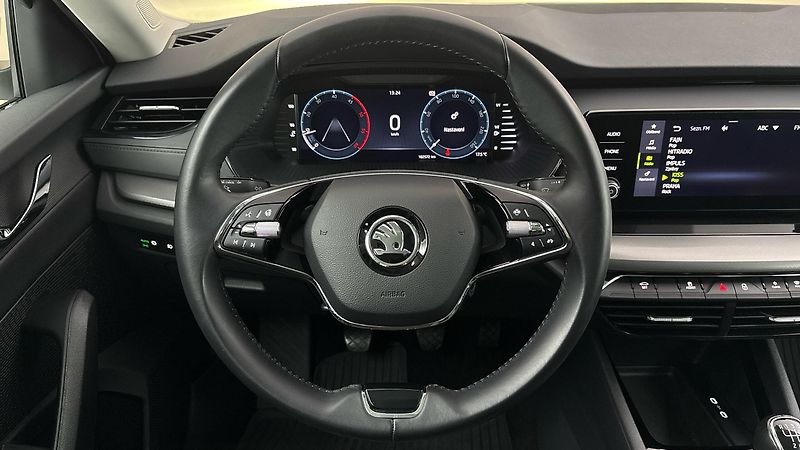 Škoda Octavia 2.0 TDI Ambition - fotka 9 z 24