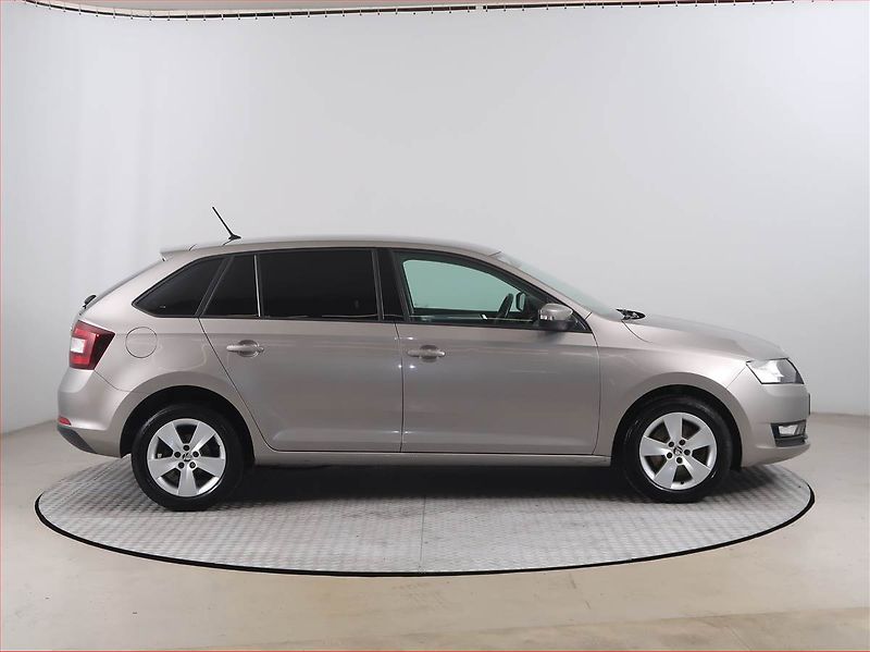 Škoda Rapid (2017) Spaceback 1.0 TSI, Tempomat - fotka 6 z 16