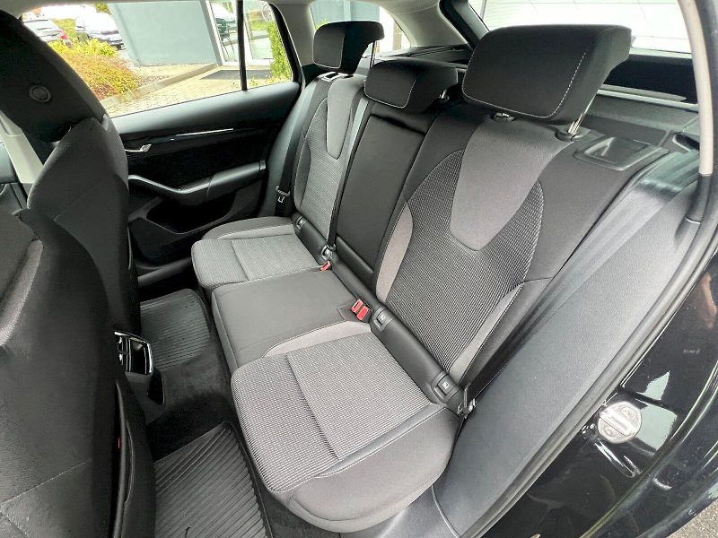 Škoda Octavia (2022) Ambition 1.5TSi M-HEV 110kW 7° - fotka 13 z 28