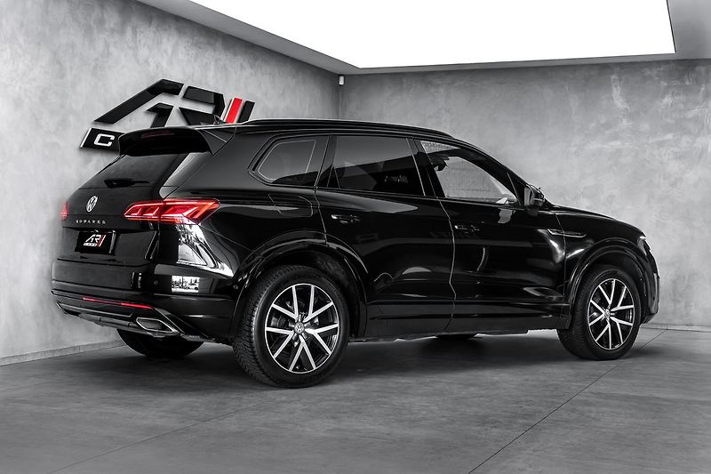 Volkswagen Touareg 210kW R-Line 4M IQ.Light - fotka 5 z 23