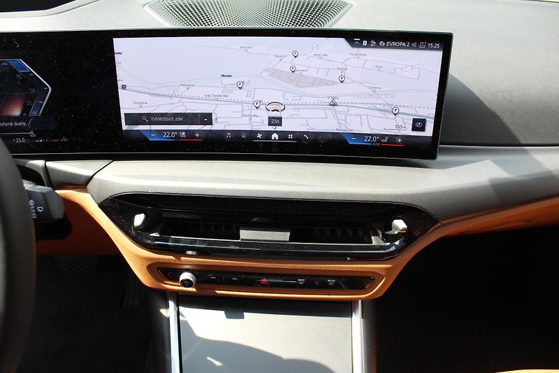 BMW Řada 3 320d xDrive Touring  - fotka 5 z 22