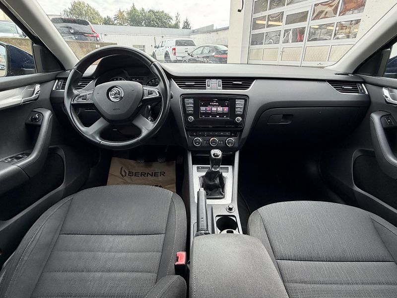 Škoda Octavia 2.0 TDI CR DPF Elegance Combi - fotka 9 z 28