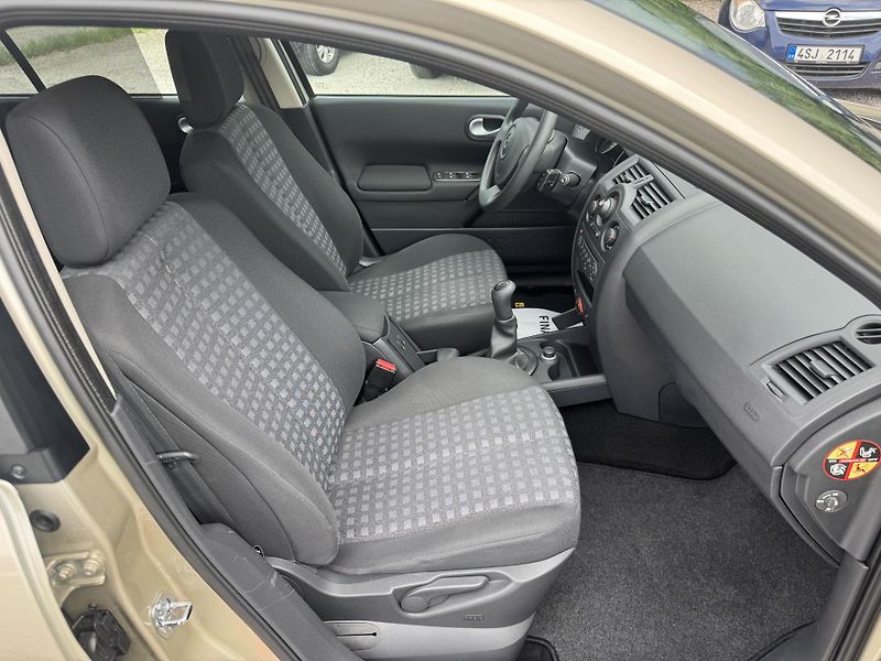 Renault Mégane (2009) 1.6-16V,1MAJITEL,NEHAVAR.PĚKNÉ - fotka 27 z 40
