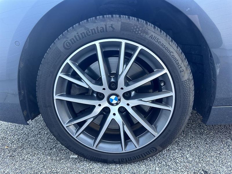 BMW Řada 2 220d xDrive - fotka 4 z 11