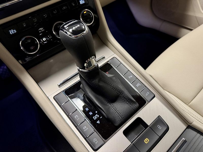 Škoda Superb (2023) L&K 2,0 TDI 147 kW 7-st aut 4x - fotka 45 z 66