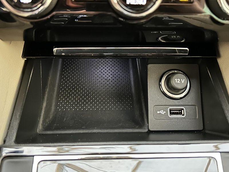 Škoda Superb 2.0 TDI Style - fotka 14 z 30