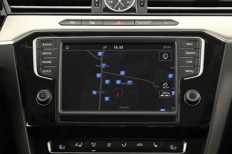 Volkswagen Passat (2016) Highline 2.0 TDI, Navi - fotka 14 z 16