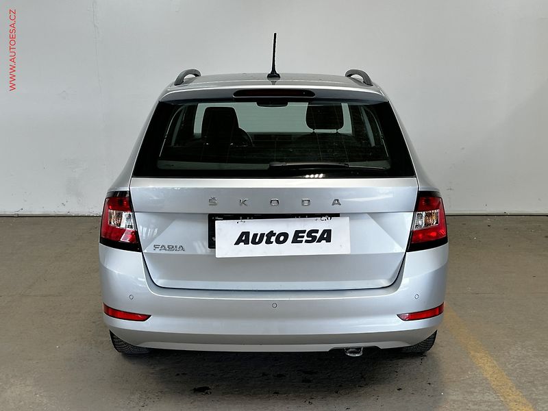 Škoda Fabia (2021) 1.0 TSi, Ambition, navi - fotka 5 z 16