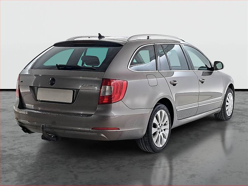 Škoda Superb (2010) 2.0 TDI, Automat, Navi, Xenony - fotka 5 z 22