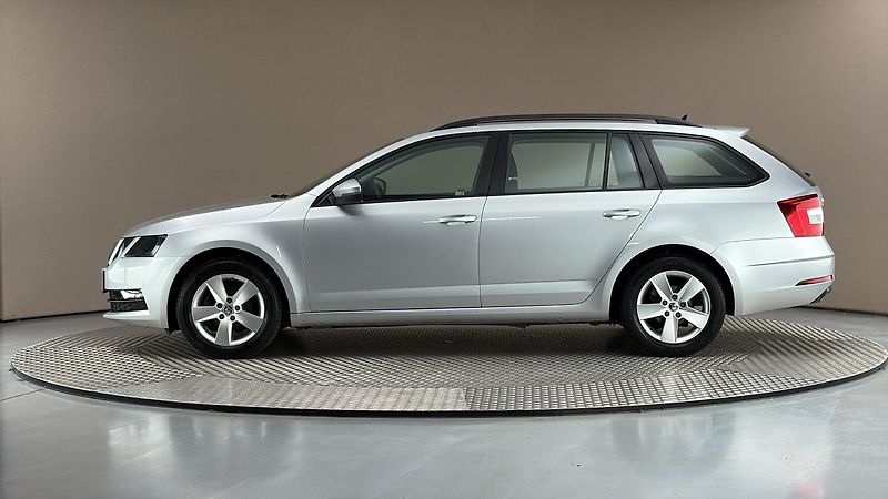Škoda Octavia 1.6 TDI Ambition Combi - fotka 4 z 24
