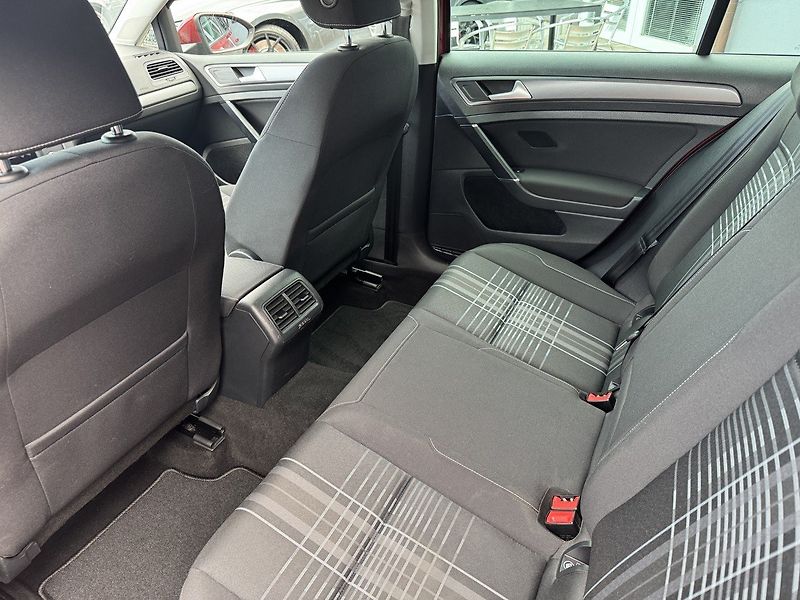Volkswagen Golf (2016) 1.4TSi Lounge Navi Digi Klima - fotka 23 z 49