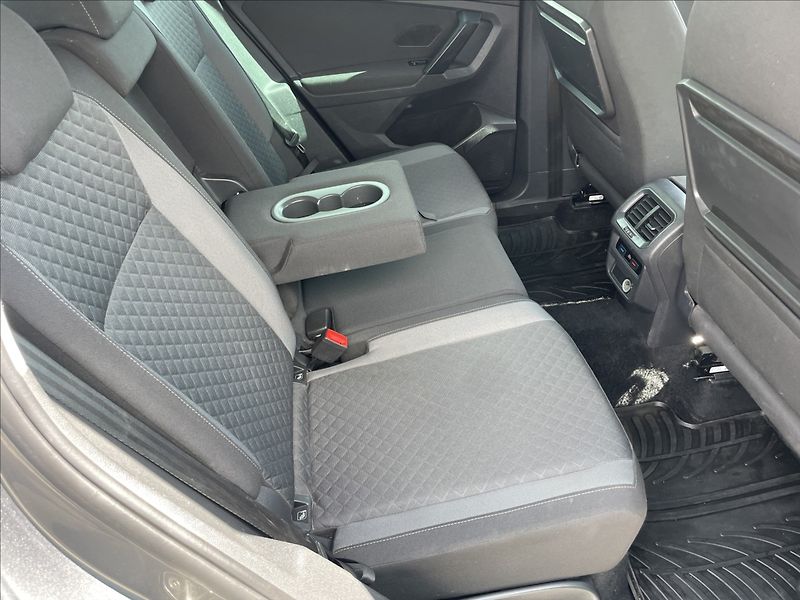 Volkswagen Tiguan 2,0 TDi 110kw DSG 4-matic bez - fotka 11 z 43