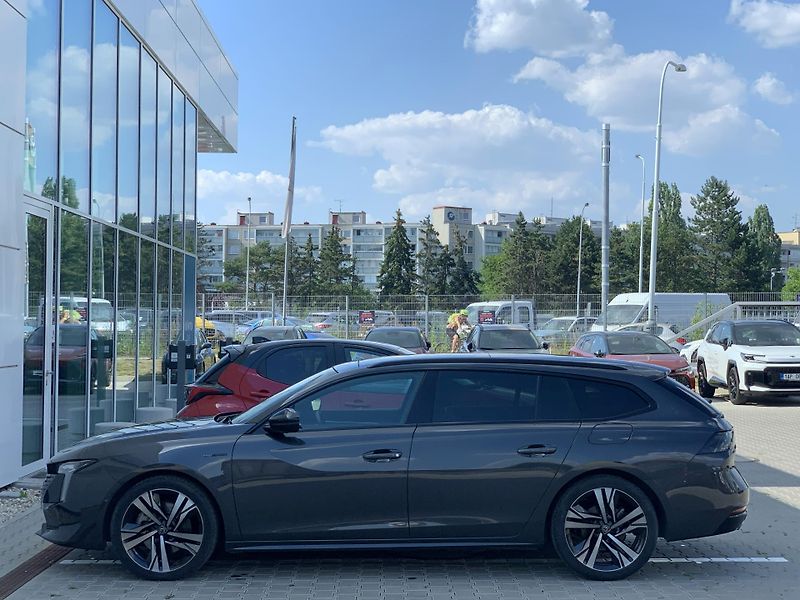 Peugeot 508 SW  GT 1.6 PHEV165kW e-EAT8 - fotka 14 z 38