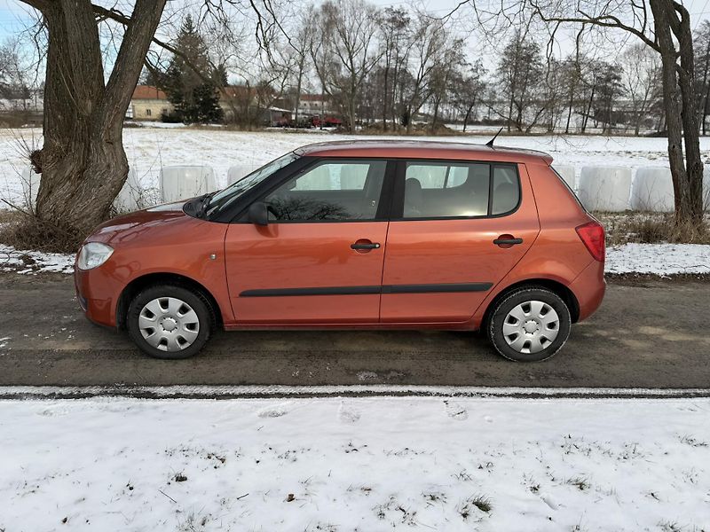 Škoda Fabia (2009) 2 1.4i 63kW, Nová STK - fotka 2 z 19