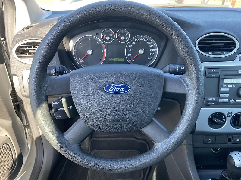 Ford Focus (2006) 1.6TDCi,ESP,EL. SEDAČKY - fotka 15 z 31