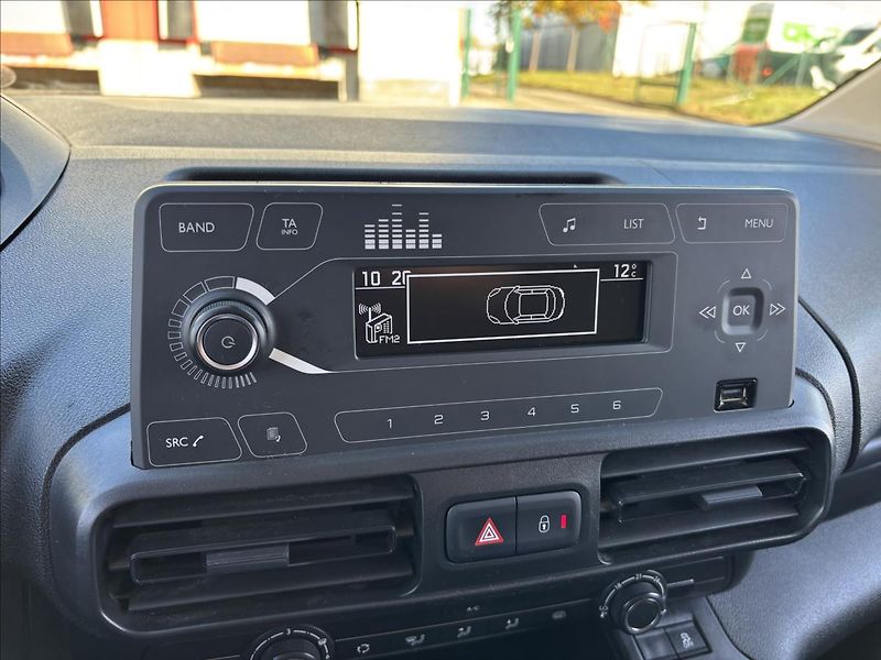 Peugeot Partner 1,2 Puretech 81kW Active L1 - fotka 27 z 33
