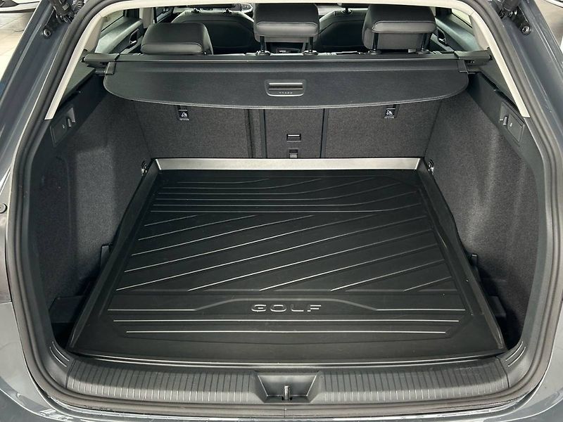 Volkswagen Golf (2026) Variant 1.5 eTSI 7DSG People - fotka 21 z 35