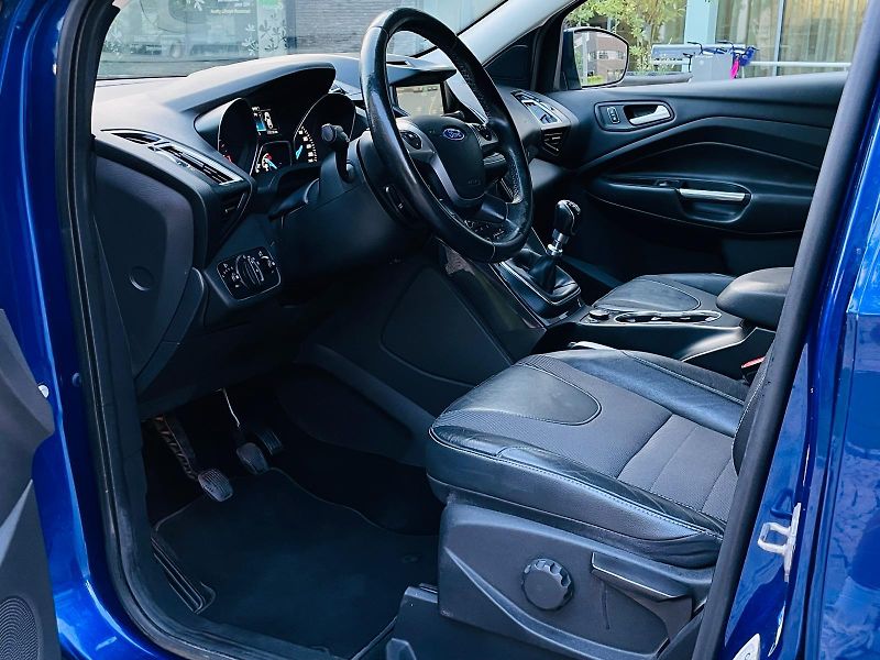 Ford Kuga 2.0TDCi MANUÁL SERVISKA TAŽNÉ  - fotka 28 z 46